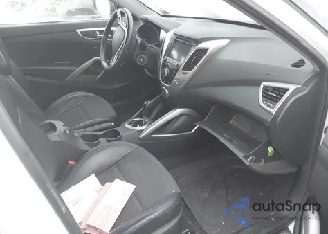 2013 Hyundai Veloster Base W/Black z USA, uszkodzony, nr VIN KMHTC6AD3DU166855